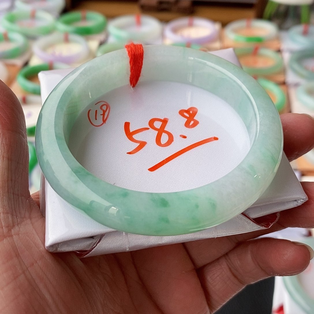 翡翠手镯未镶嵌19号链接