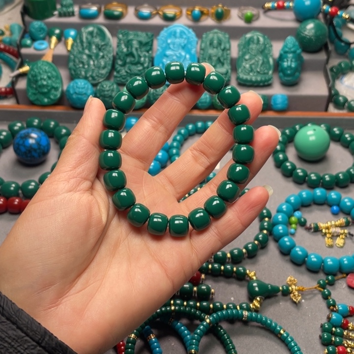 石材卡11老油绿老型手串（微瑕）