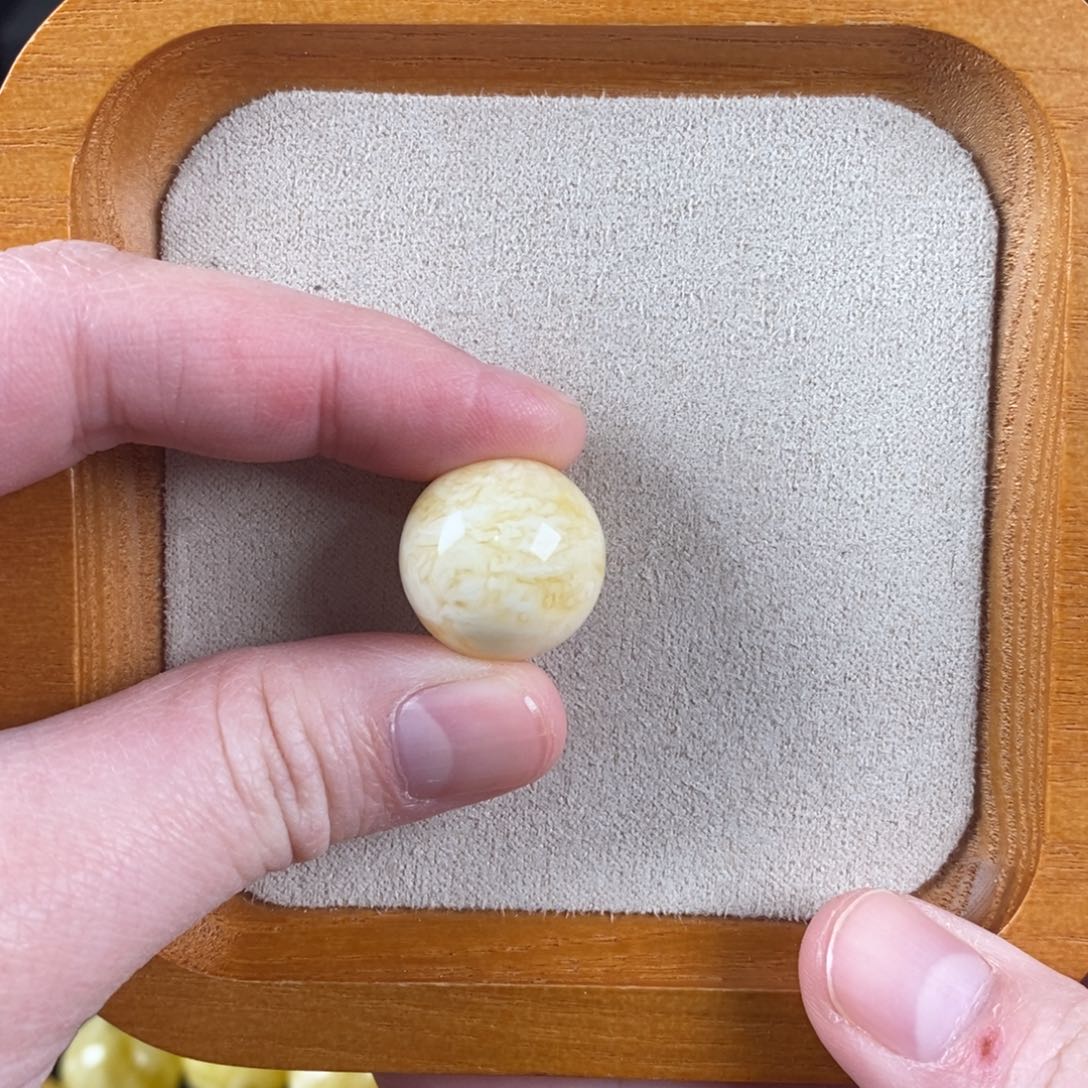 未镶嵌蜜蜡珠宝奇石北*