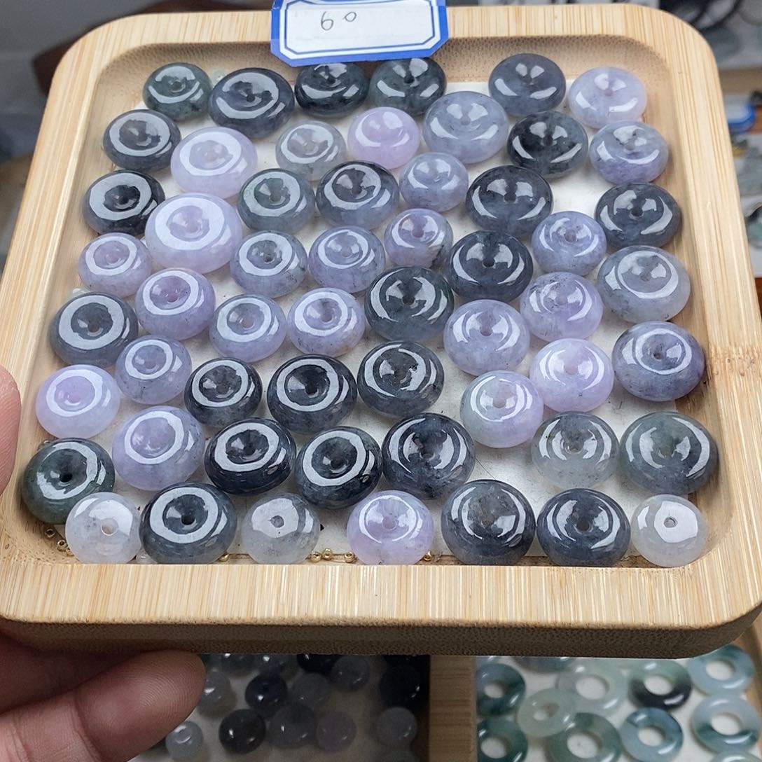 翡翠颈饰未镶嵌乌鸡平安扣60一个