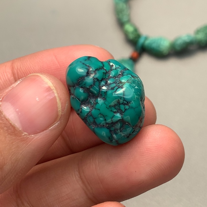 绿松石未镶嵌颈饰