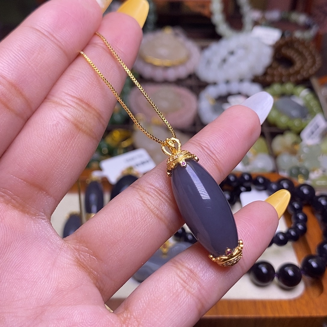 和田玉未镶嵌颈饰浓烟紫老矿料银镶桶珠