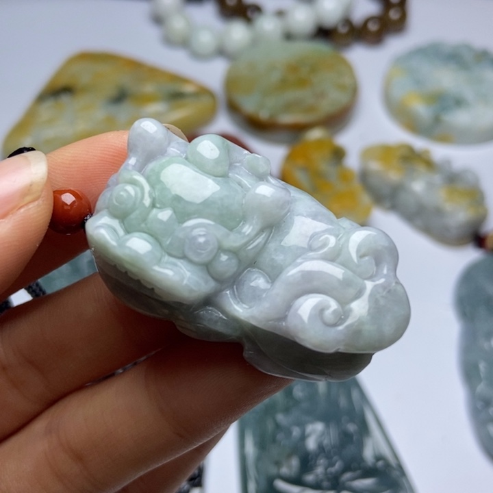 翡翠颈饰未镶嵌翡翠