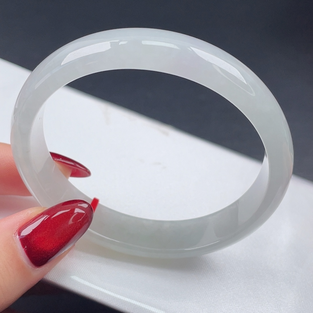 翡翠未镶嵌手镯56贵妃