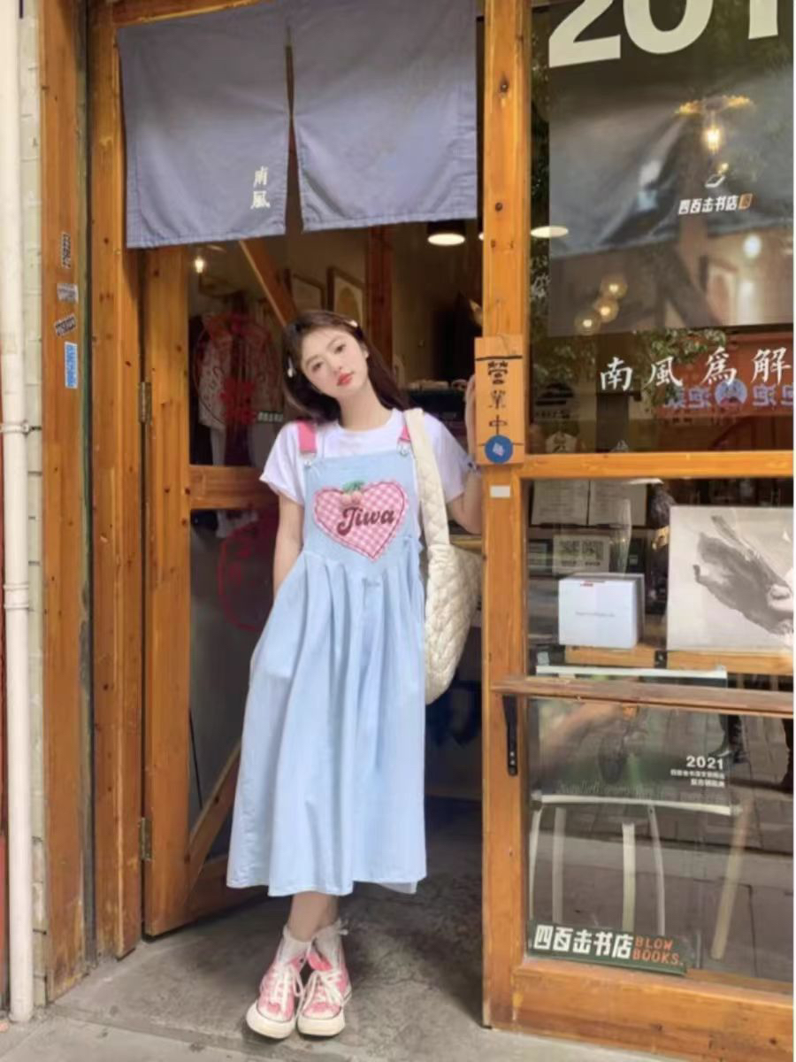 多巴胺少女拼色背带连衣裙女春季2025新款宽松减龄中长款大摆裙子