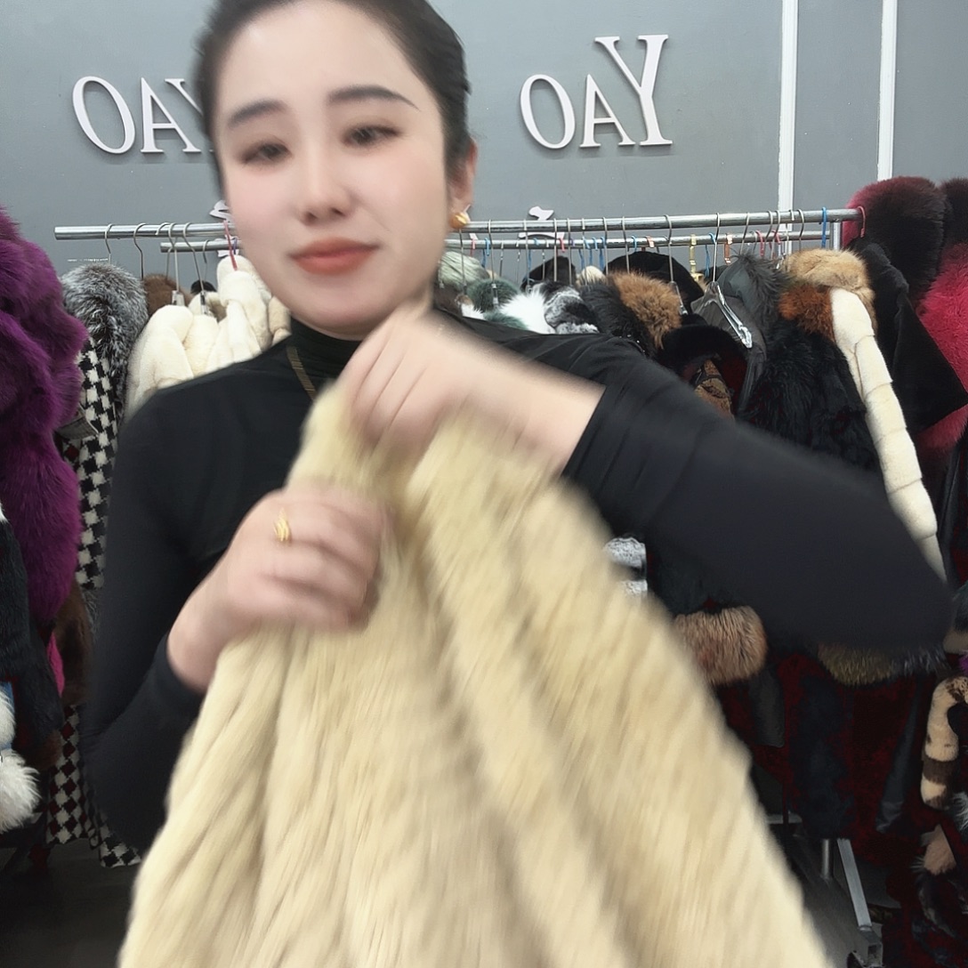 姚小妖家高端皮草
