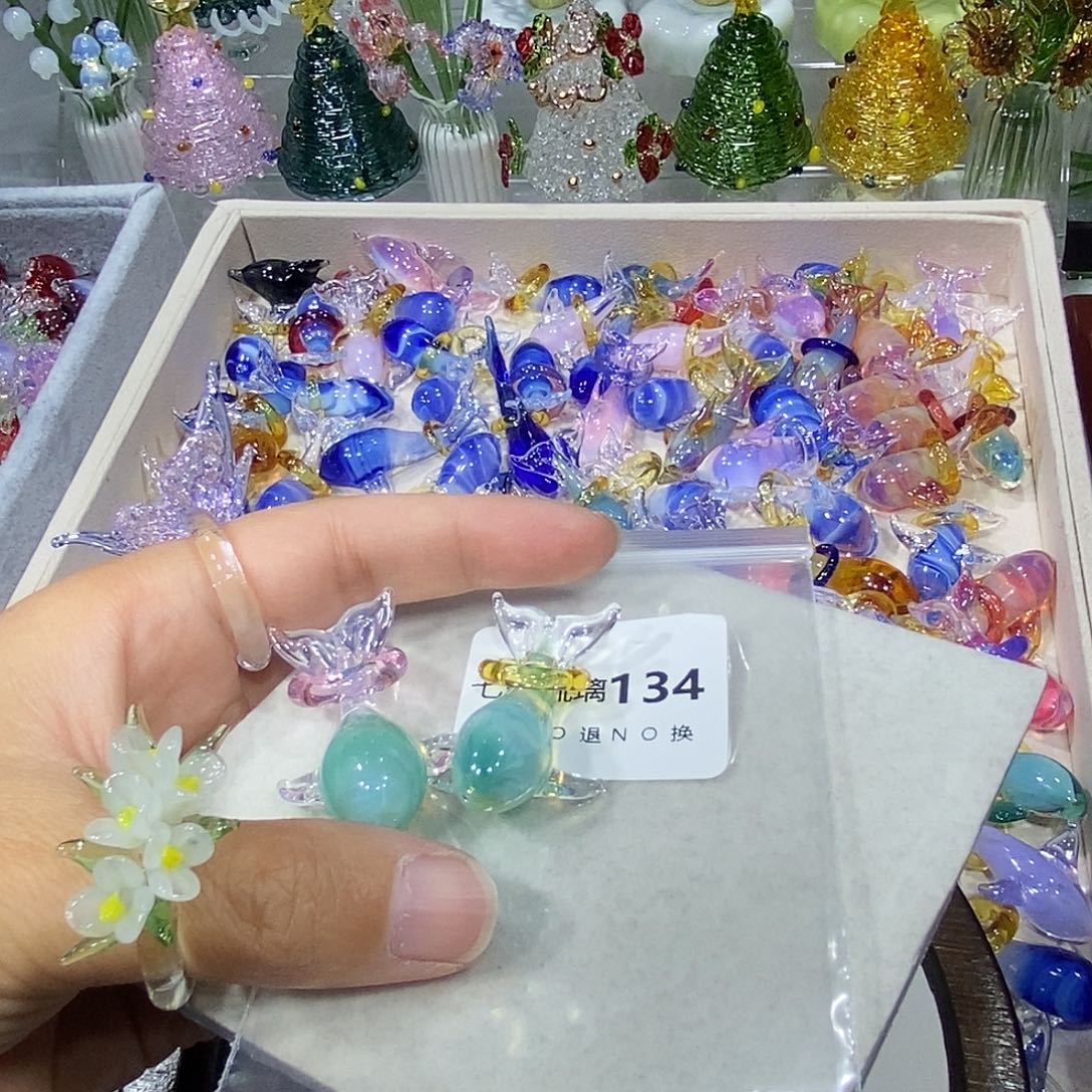 、***多玻璃吊坠（不含链）134绿色鲸鱼两只