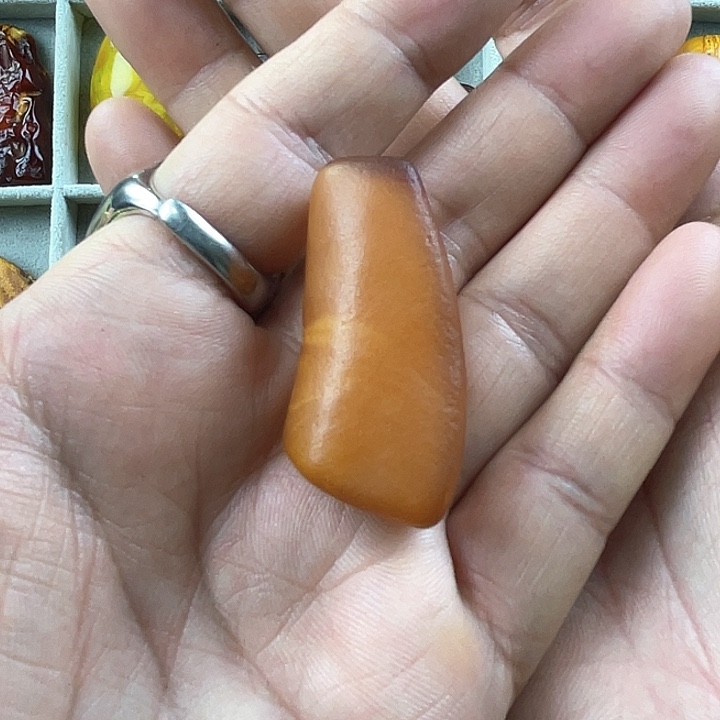 定制琥珀未镶嵌裸石