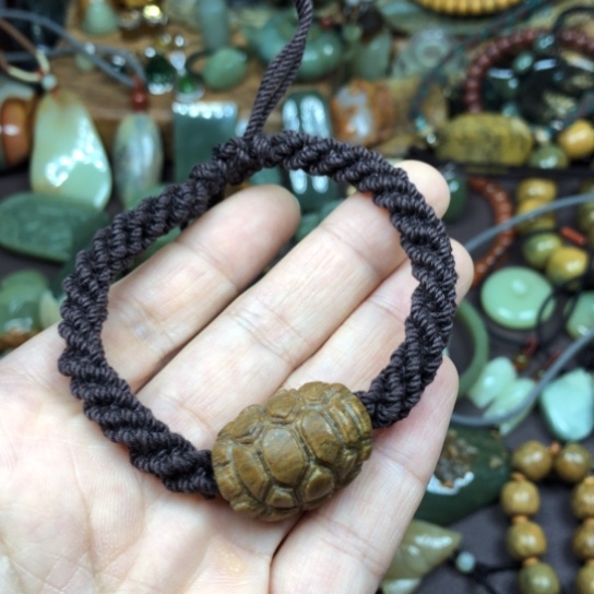 岫岩河磨玉（透闪石质玉）手链未镶嵌