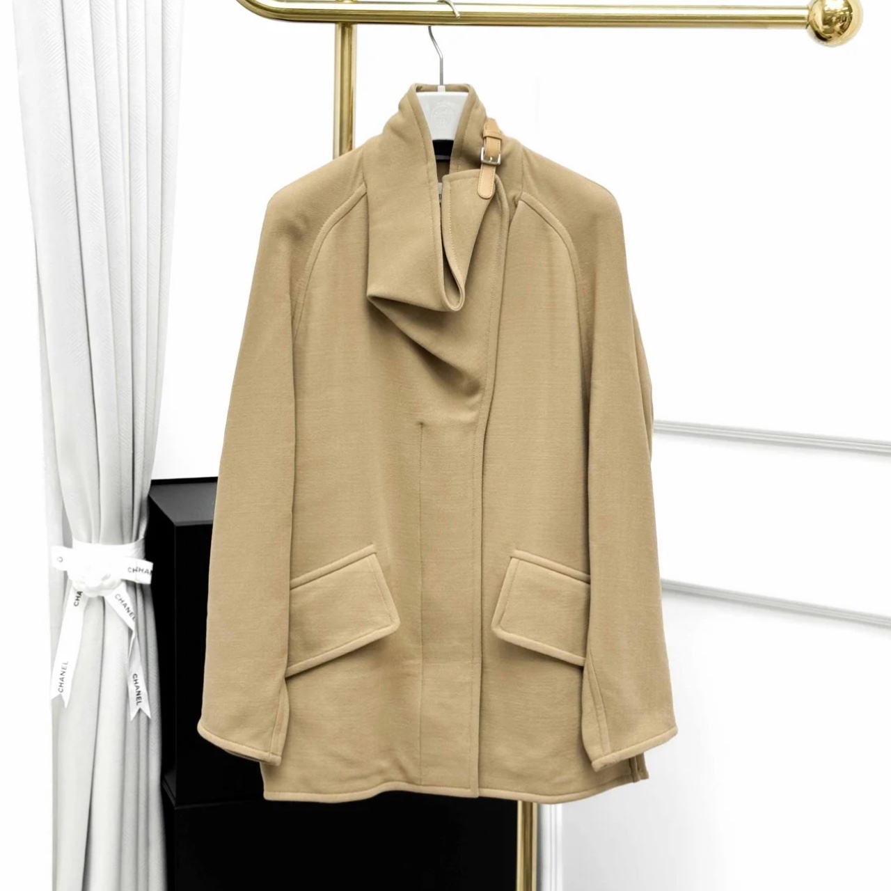 全新未使用 Hermes/爱马仕 积分-388/汤/P205336807/驼色大衣外套