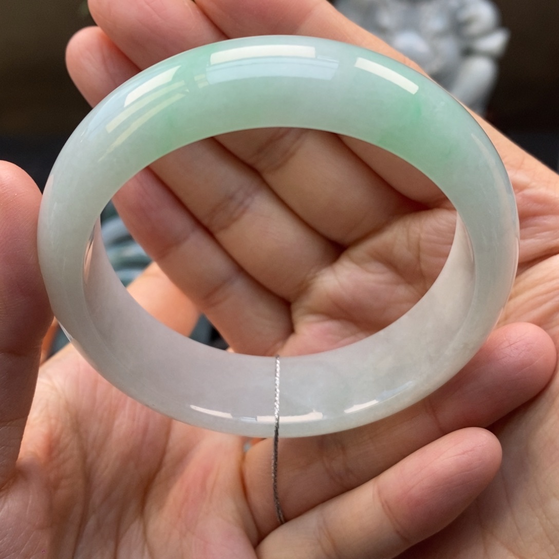 翡翠手镯未镶嵌天然