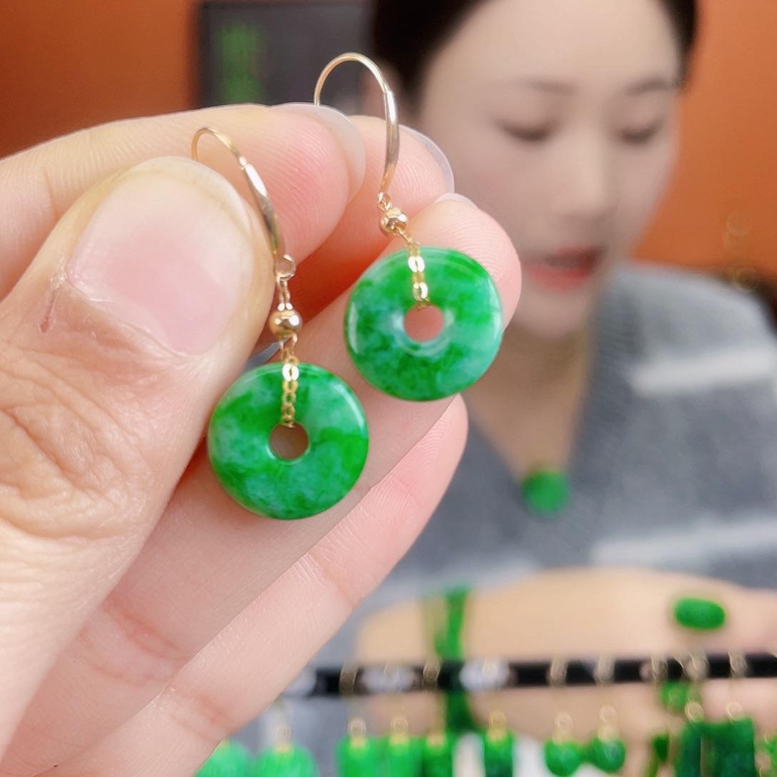 翡翠18K金镶嵌耳饰