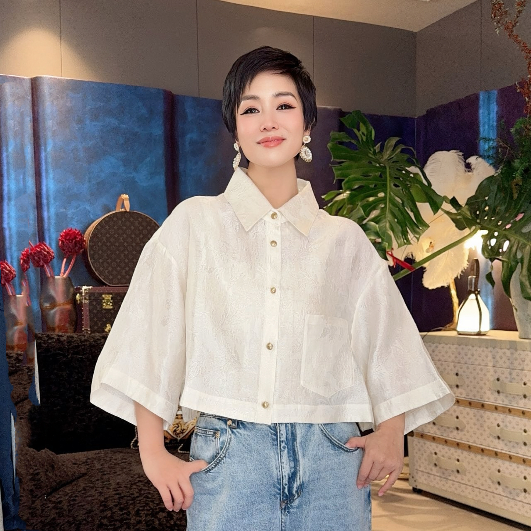 【顾文婷推荐】GLATINA 立体暗提花肌理金扣截短衬衫 G2J06060AA202