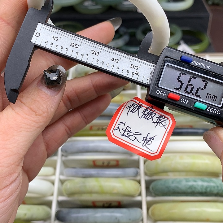 蛇纹石玉手镯未镶嵌ᕦ****ᕤA3