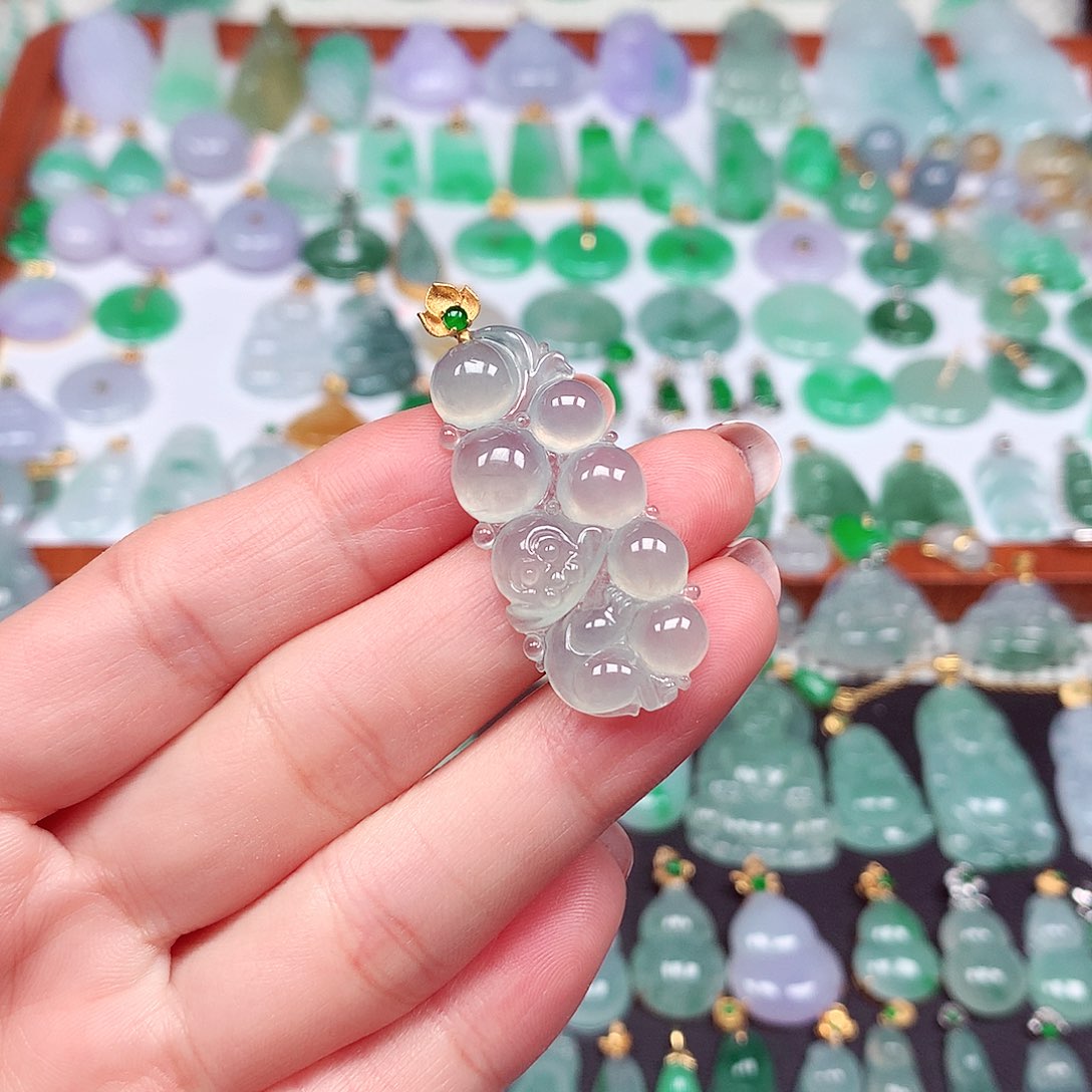 翡翠颈饰18K金镶嵌天然翡翠A货