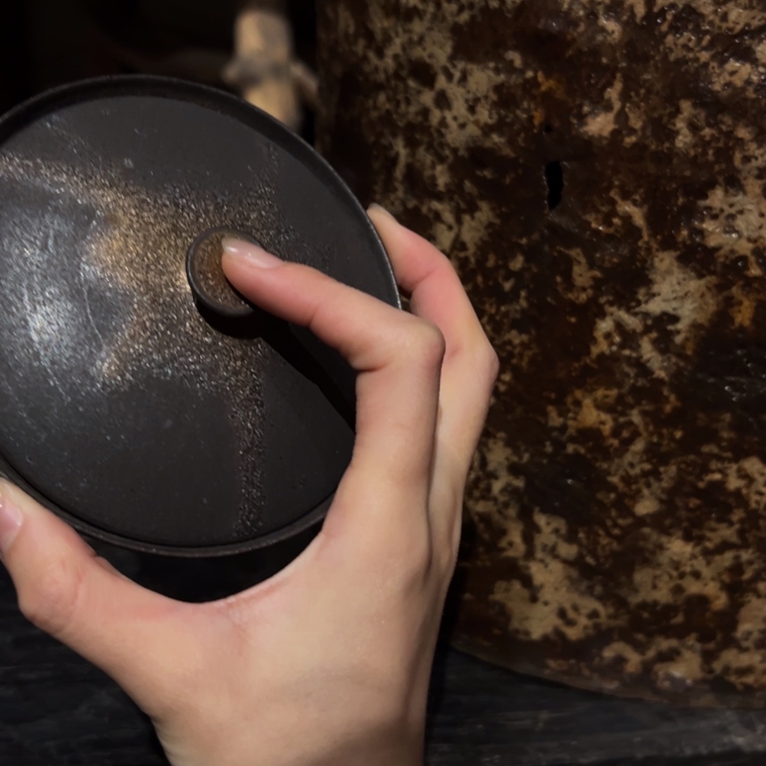 陶瓷。    陶瓷。     