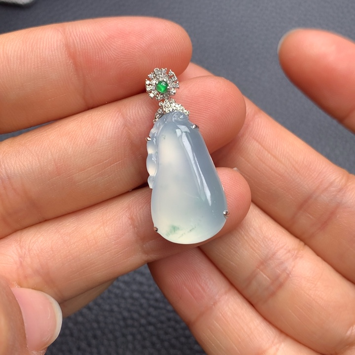 翡翠吊坠(不含链)18K金镶嵌