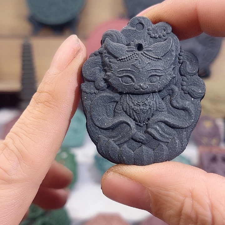 泥塑黑龙涎九尾狐福利价