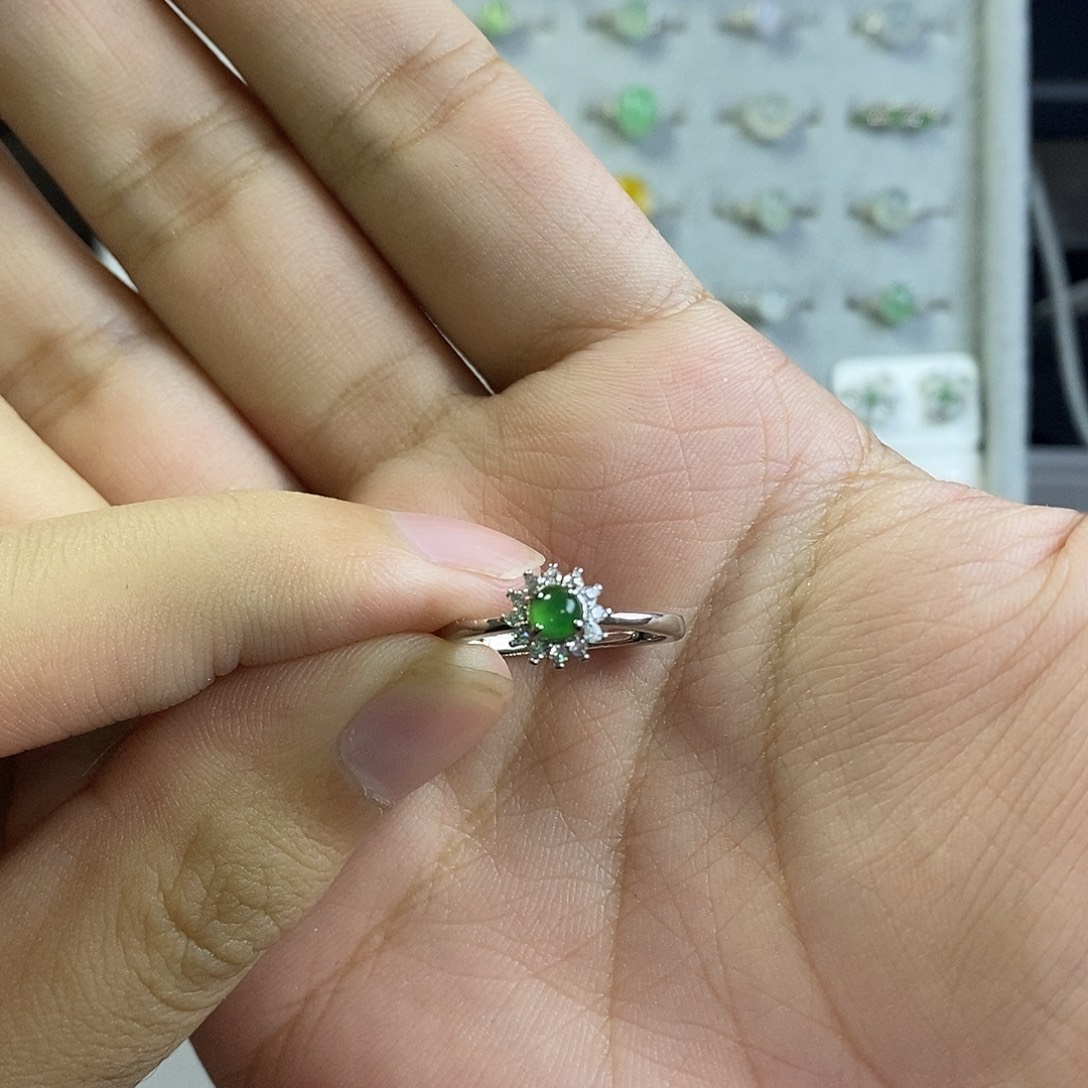 翡翠未镶嵌戒指翡翠戒指2