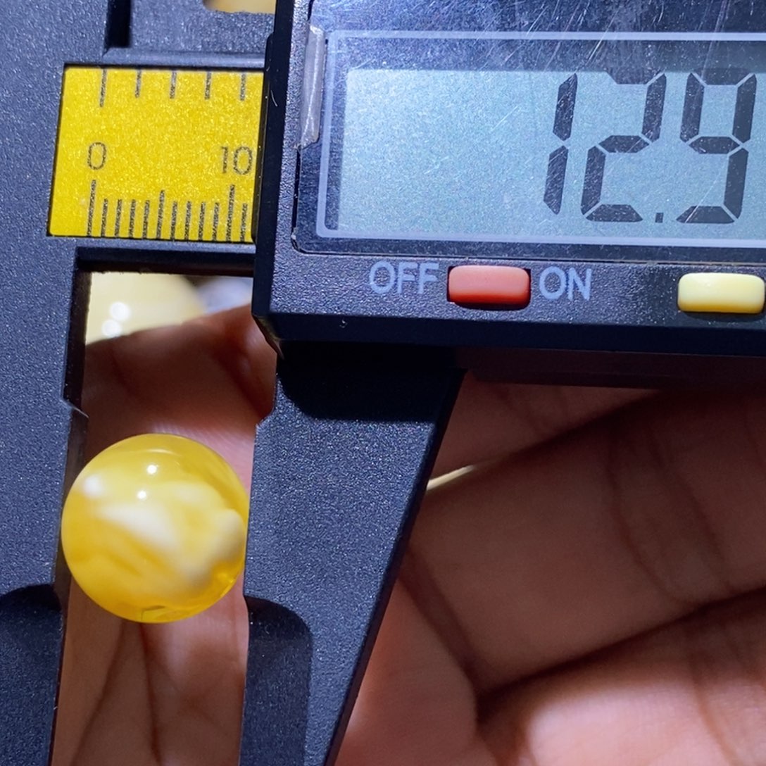 未镶嵌蜜蜡珠宝奇石