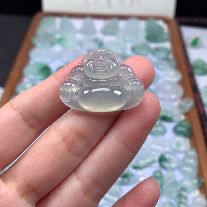 颈饰未镶嵌翡翠冰种晴底佛公