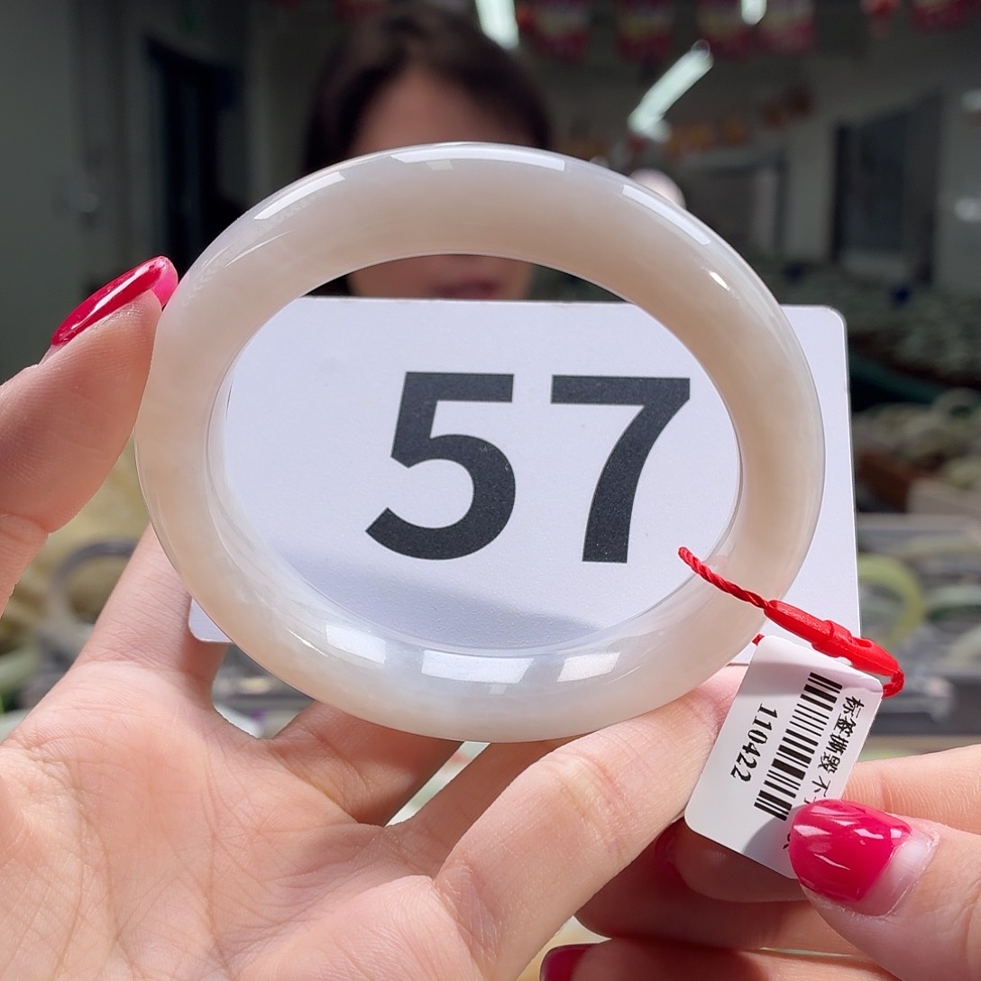 和田玉手镯未镶嵌纹