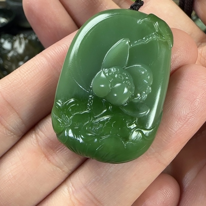 和田玉未镶嵌挂件定制