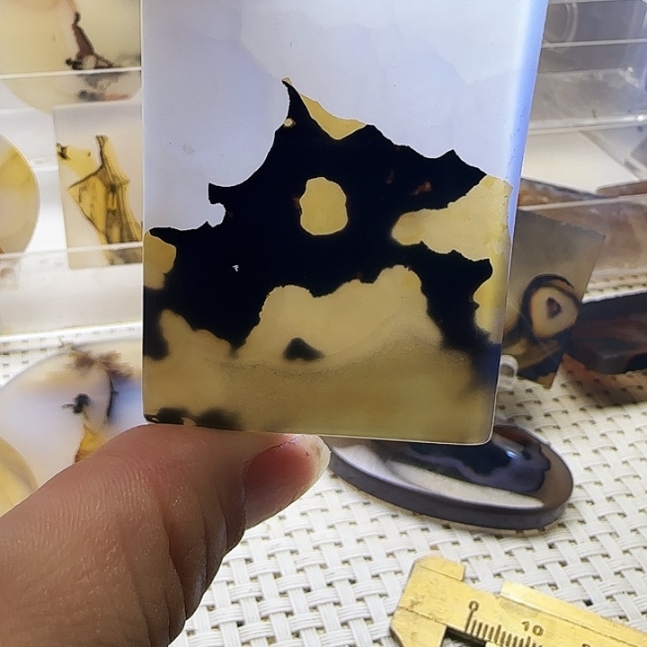 玛瑙/玉髓未镶嵌珠宝奇石