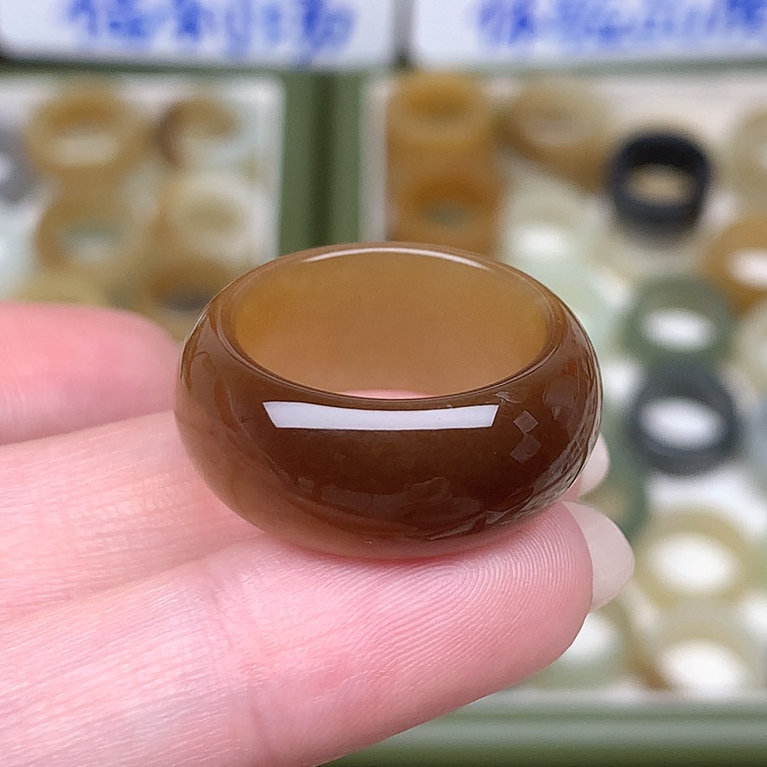 未镶嵌戒指和田玉