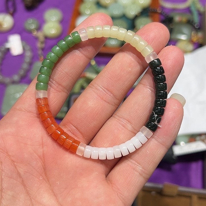 和田玉未镶嵌手串