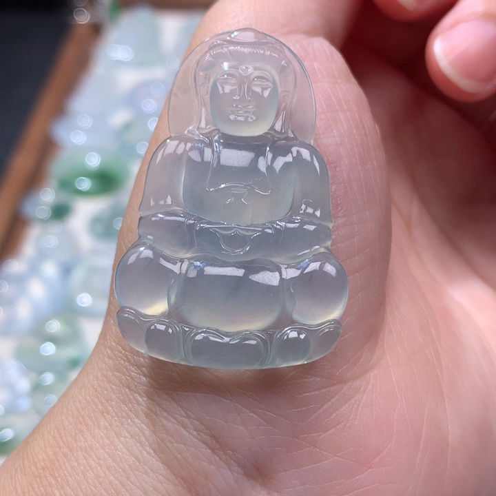 翡翠未镶嵌颈饰冰种正装观音