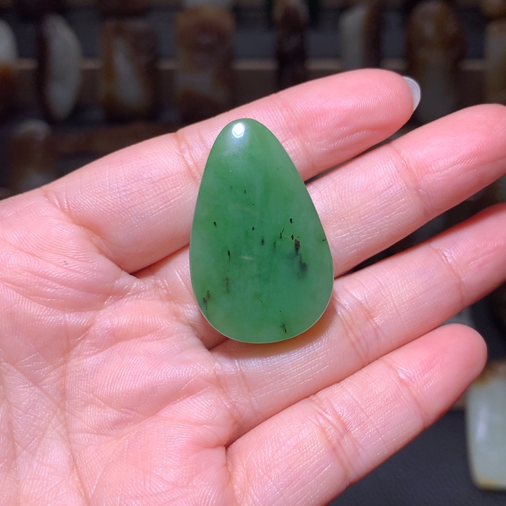 ****凯和田玉未镶嵌颈饰