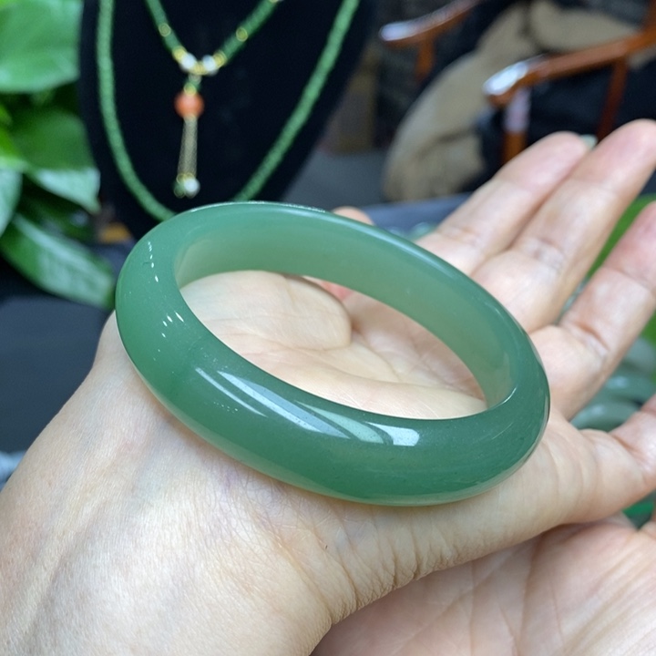 羽***飞东陵石未镶嵌手镯