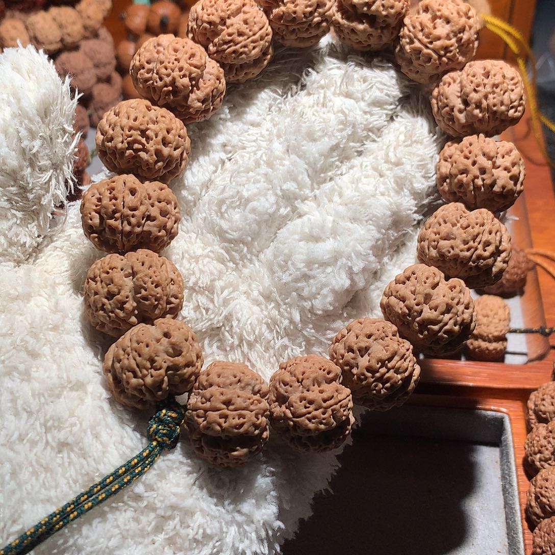 眼****吊坠金刚菩提23超头梁深沟梅花