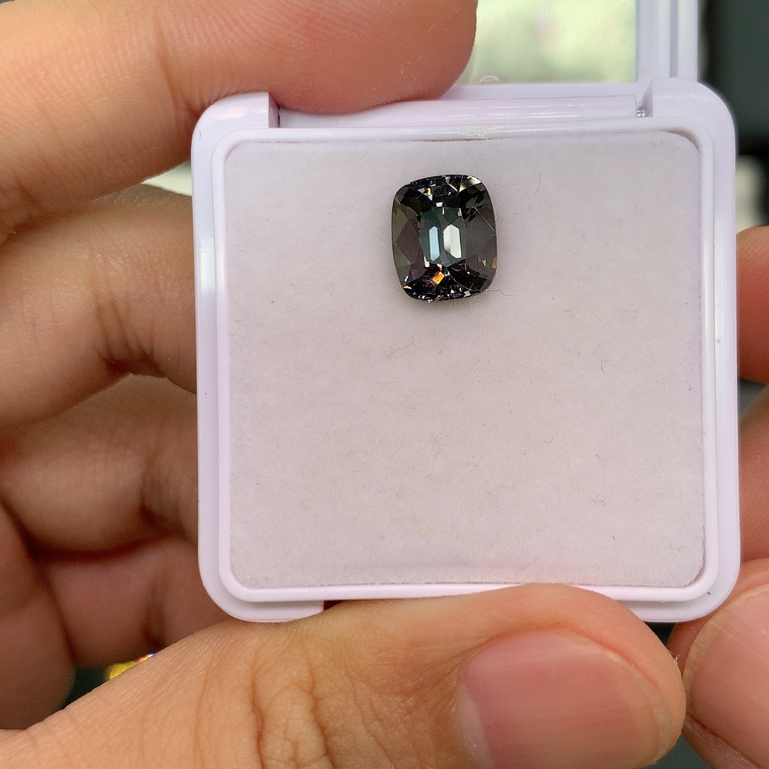 裸石尖晶石3.03克拉黑武士