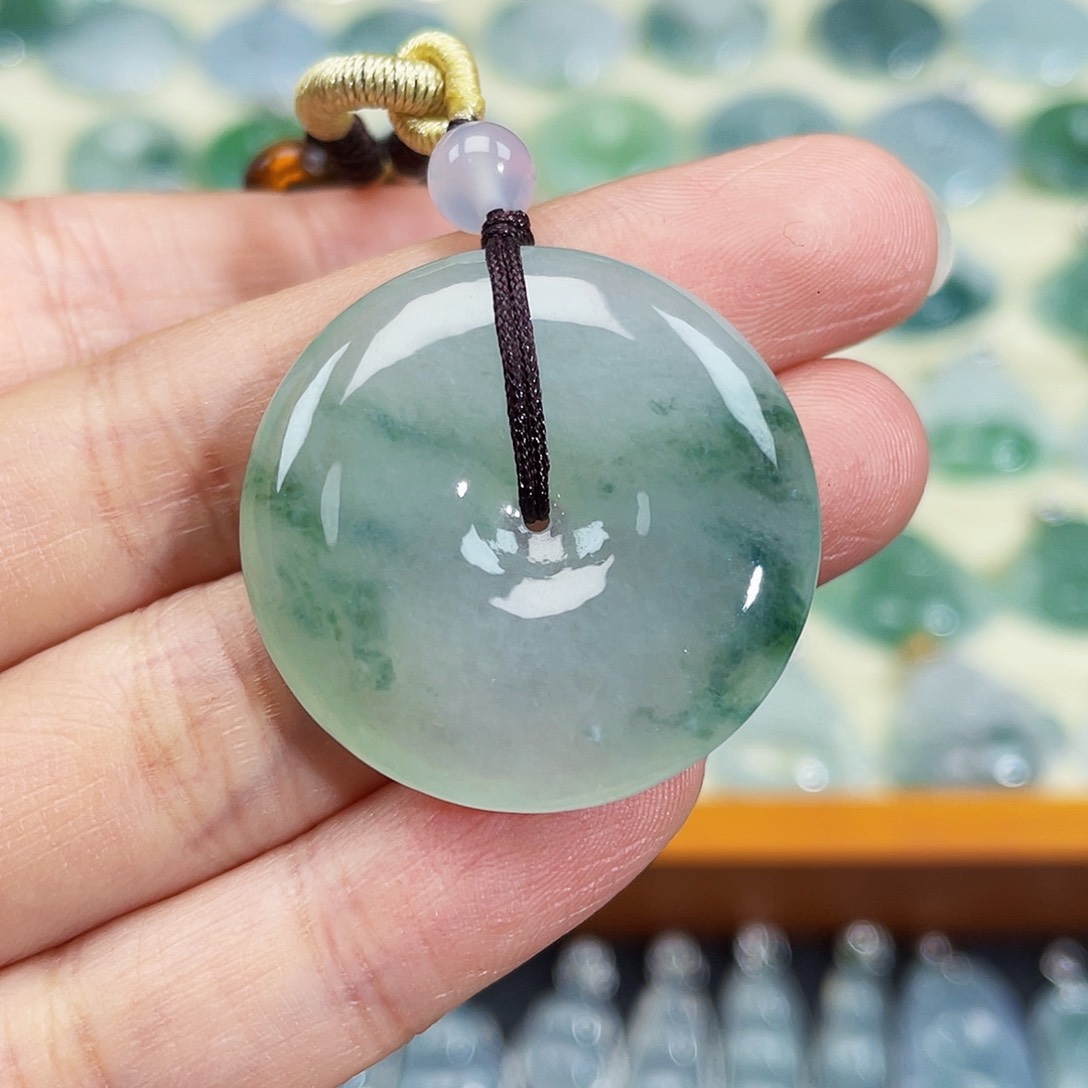 翡翠颈饰未镶嵌吊坠