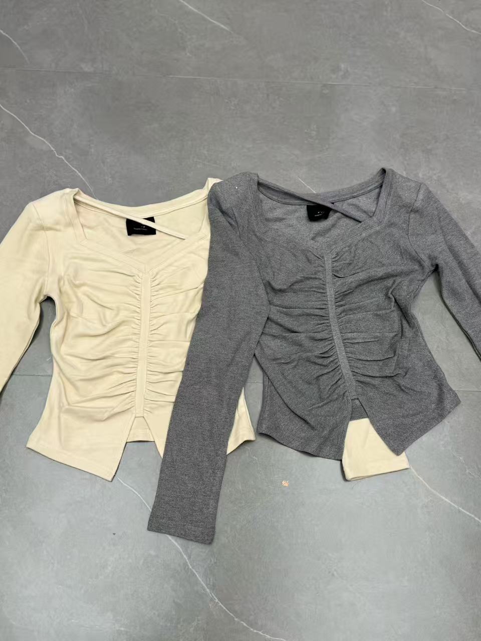 悠悠 冬季新款韩版气质V领长袖磨毛加厚修身显瘦短款上衣