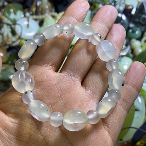 未镶嵌岫玉手链一个