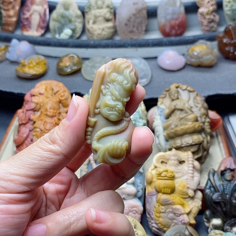 【闪购商品】定制石英质玉吊坠未镶嵌