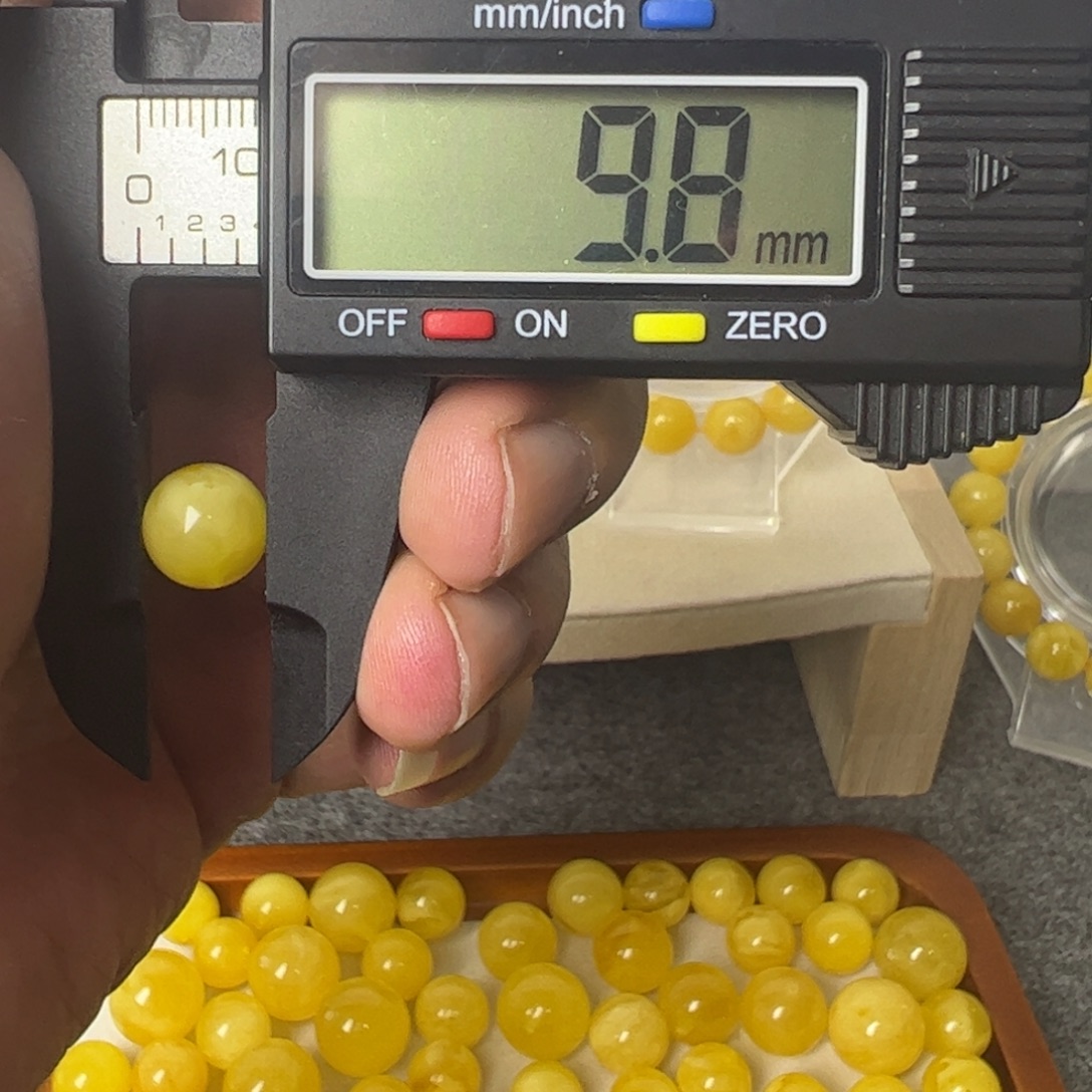 琥珀未镶嵌裸石微瑕036