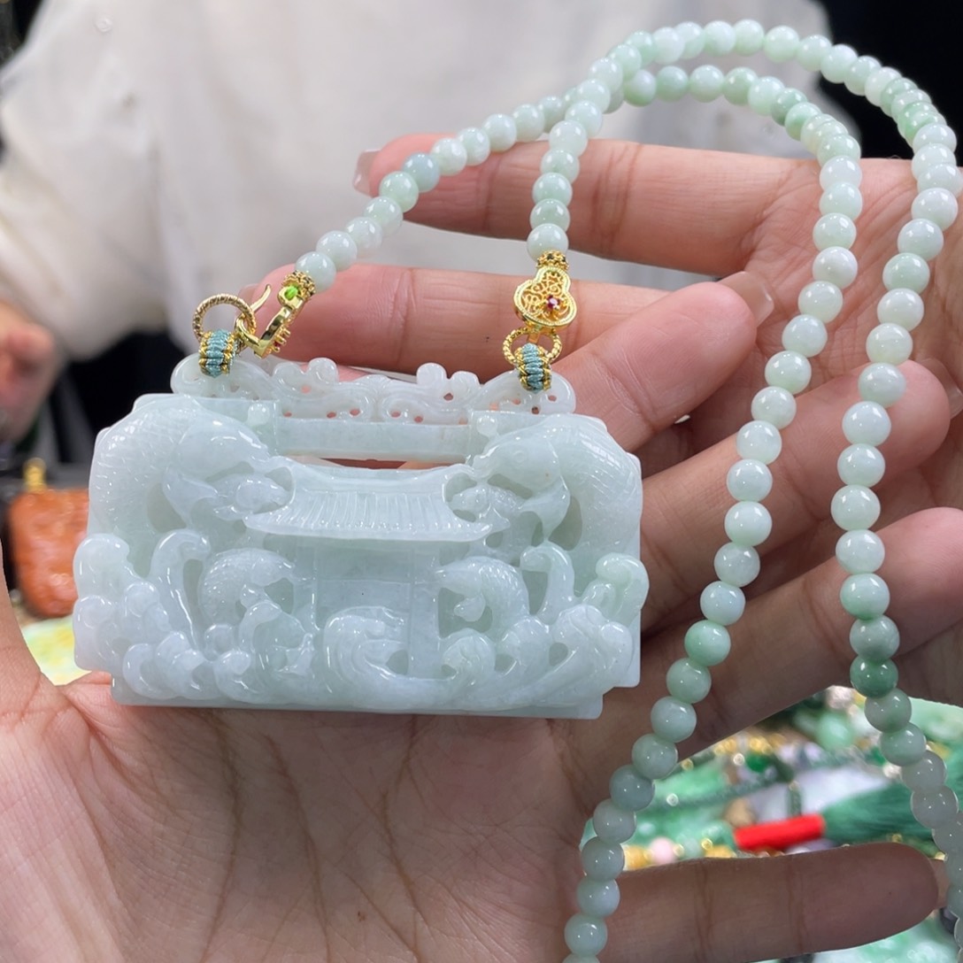 翡翠颈饰未镶嵌代编织