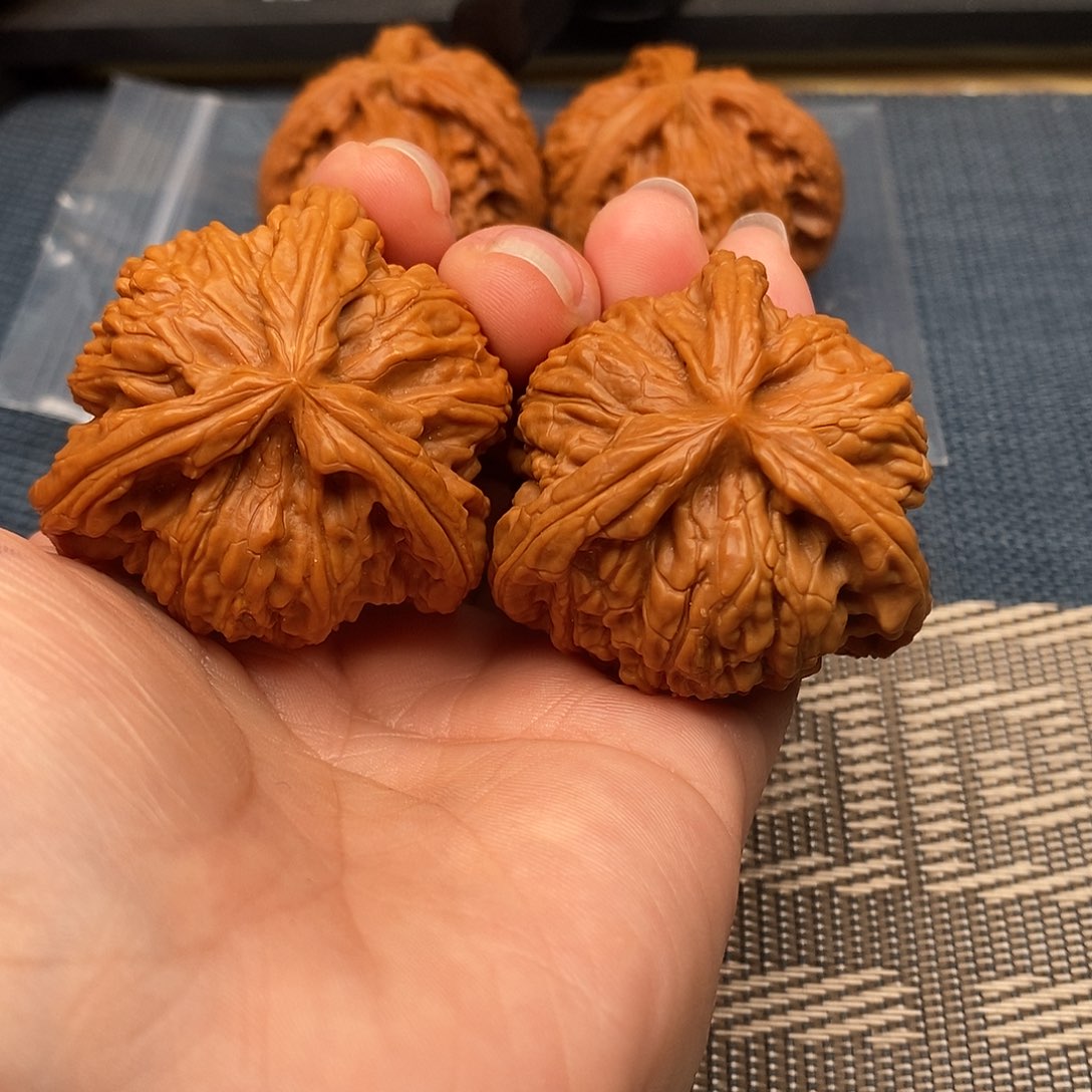 ****꧂吊坠文玩核桃三棱