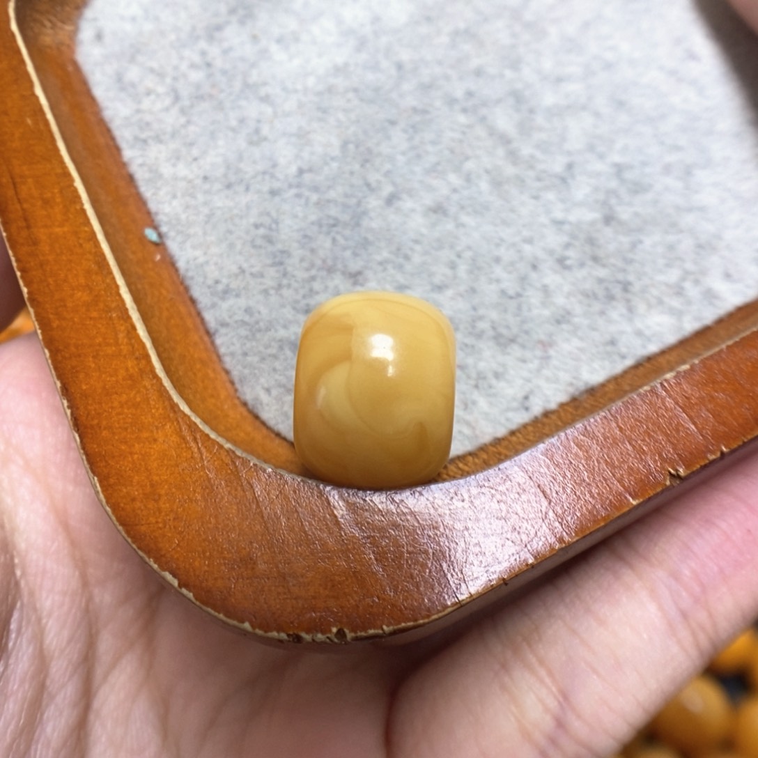 蜜蜡裸石未镶嵌六*蜜蜡裸珠