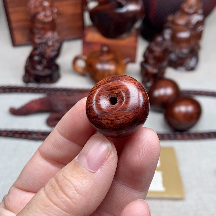 花梨木类端景台迷你小平安扣