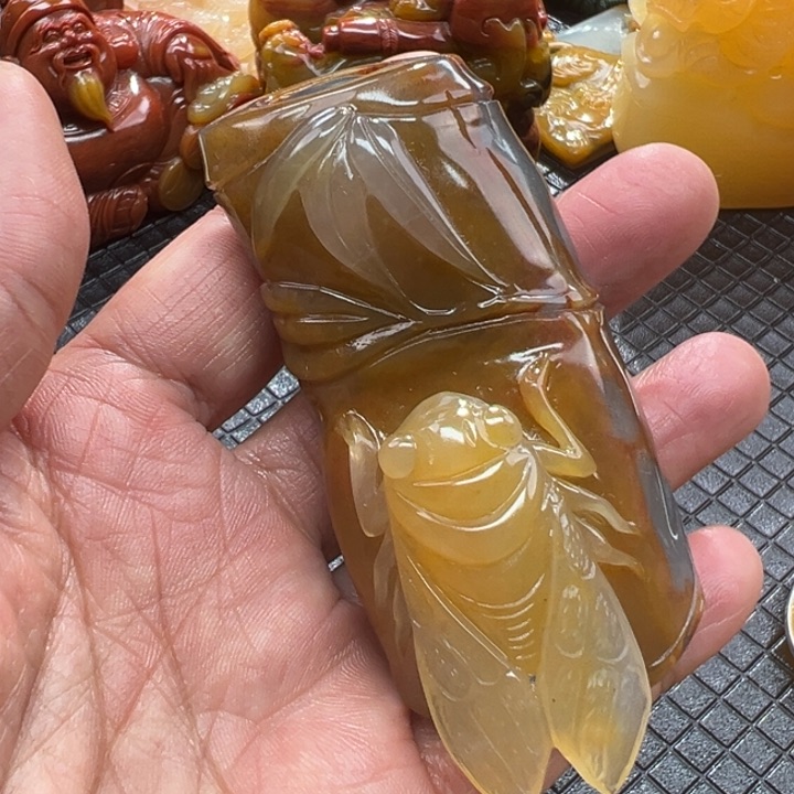 石英质玉（黄龙玉）颈饰未镶嵌