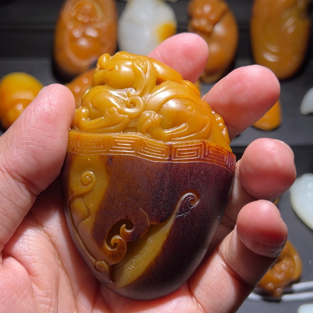 木***森和田玉未镶嵌颈饰