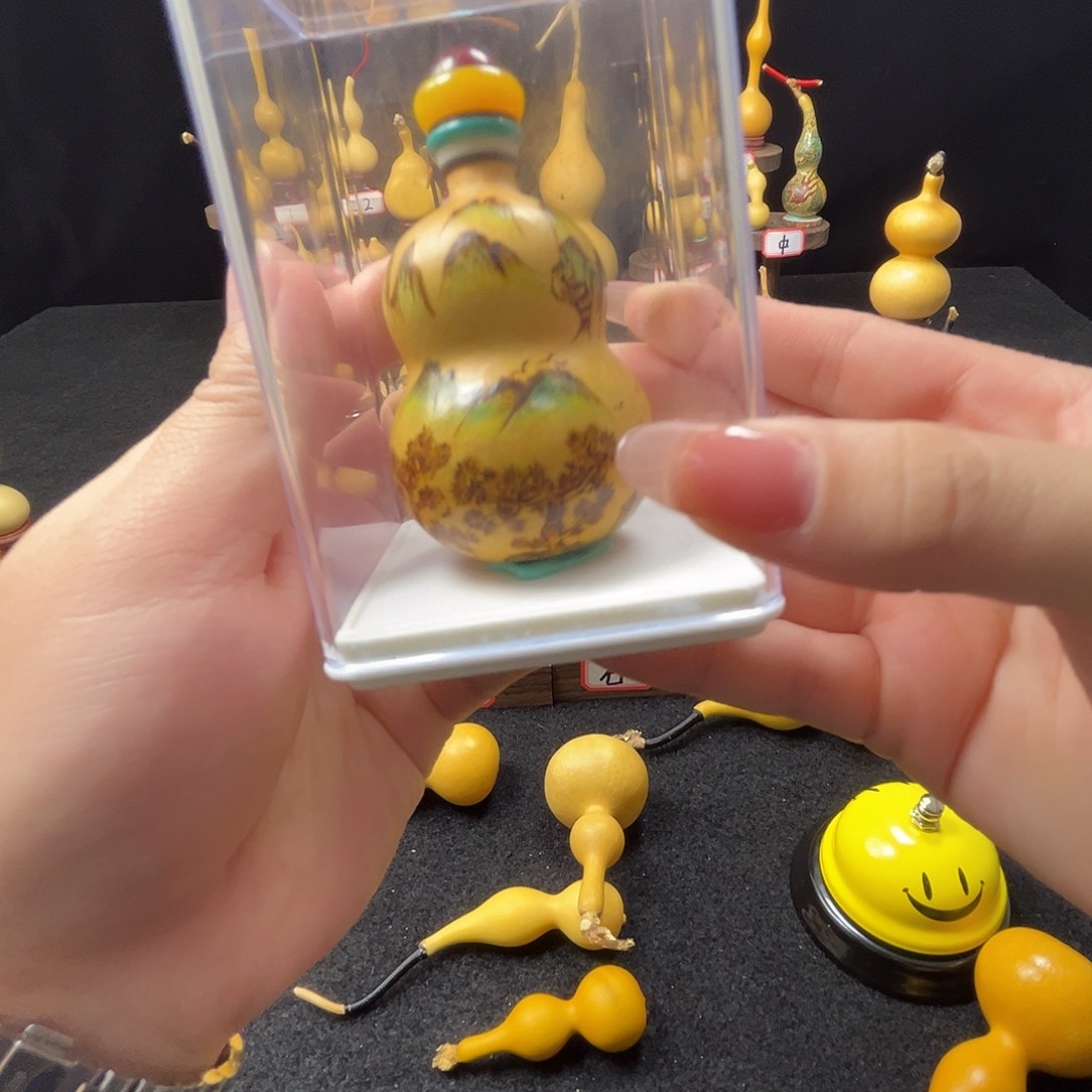 旁边是小伙伴和朋友