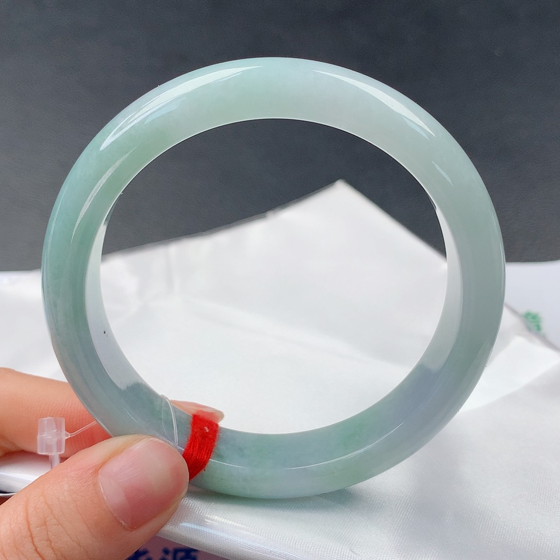 翡翠手镯未镶嵌77正60