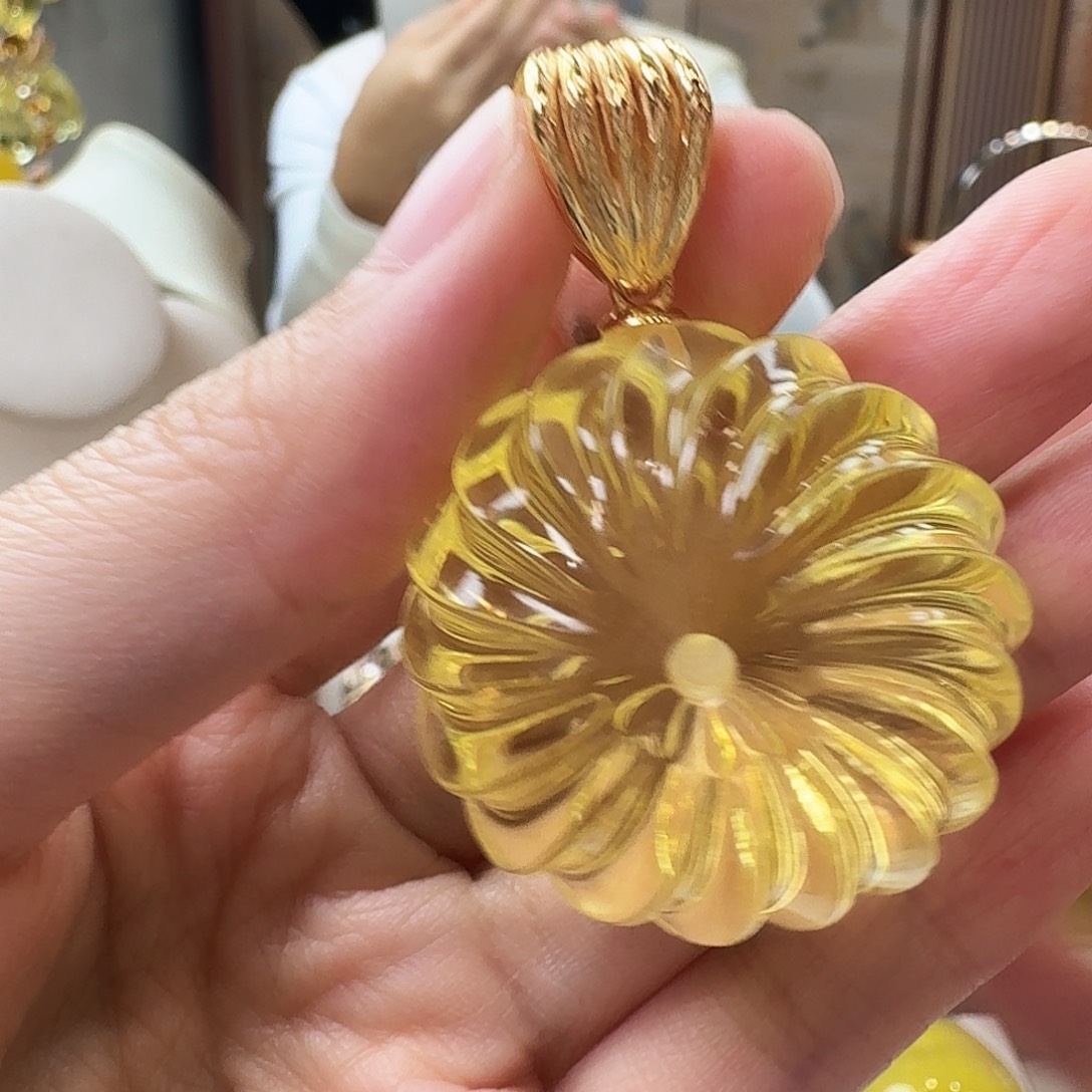 琥珀未镶嵌颈饰吊坠