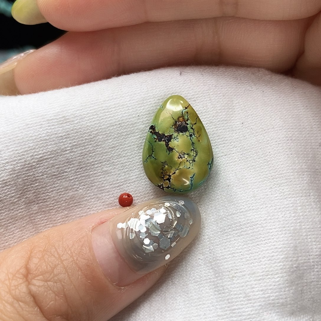 南红玛瑙未镶嵌珠宝奇石